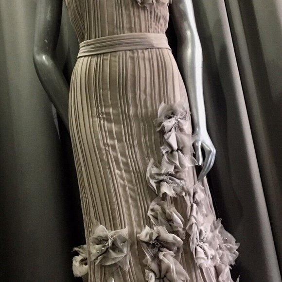 Designer evening dress (Tadashi Shoji) in Taupe , pleated with floral appliques - Picture 6 of 8